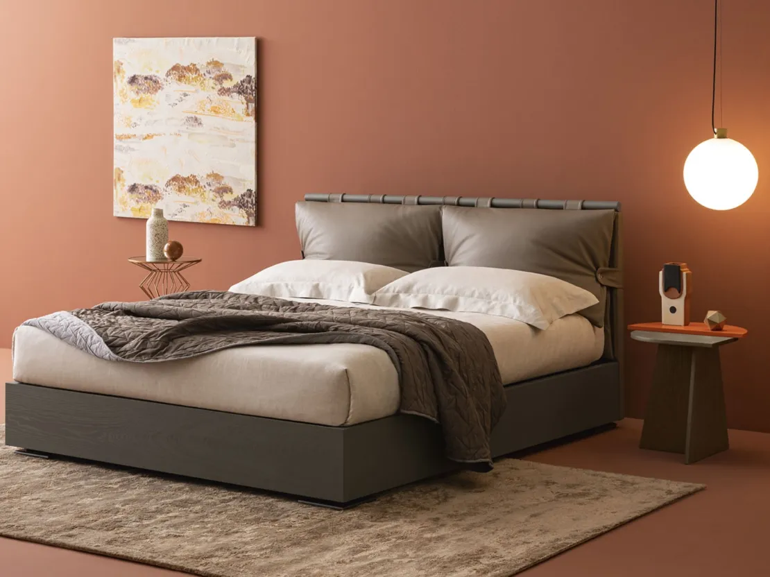 Letto con box contenitore Dual Legno con testiera in pelle di Oggioni