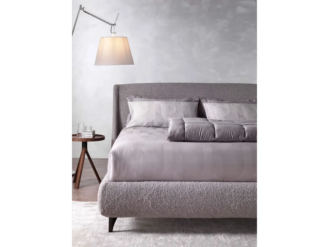 Letto in tessuto con testiera Why Not Camellia di Altrenotti